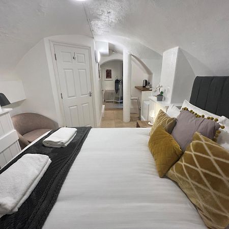 4 Berkeley Square I Your Apartment Bristol Ruang foto