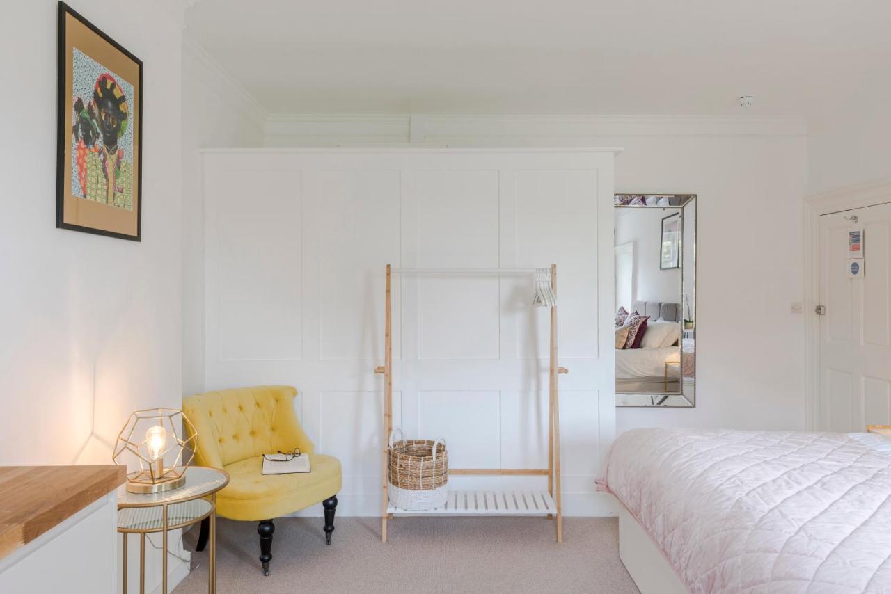 4 Berkeley Square I Your Apartment Bristol Bagian luar foto