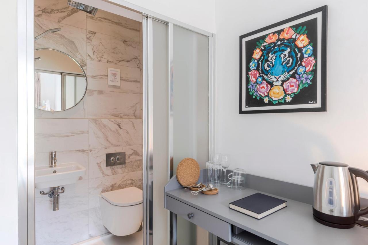 4 Berkeley Square I Your Apartment Bristol Bagian luar foto