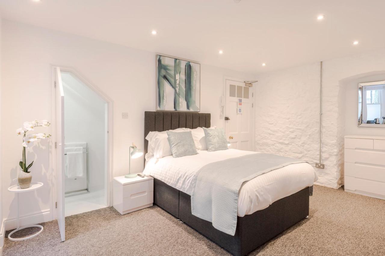 4 Berkeley Square I Your Apartment Bristol Bagian luar foto