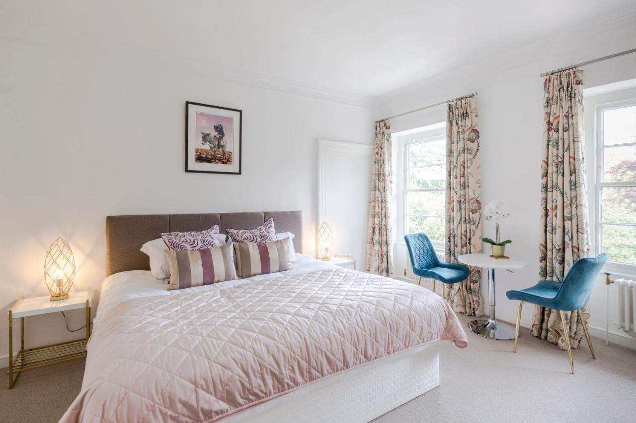 4 Berkeley Square I Your Apartment Bristol Bagian luar foto