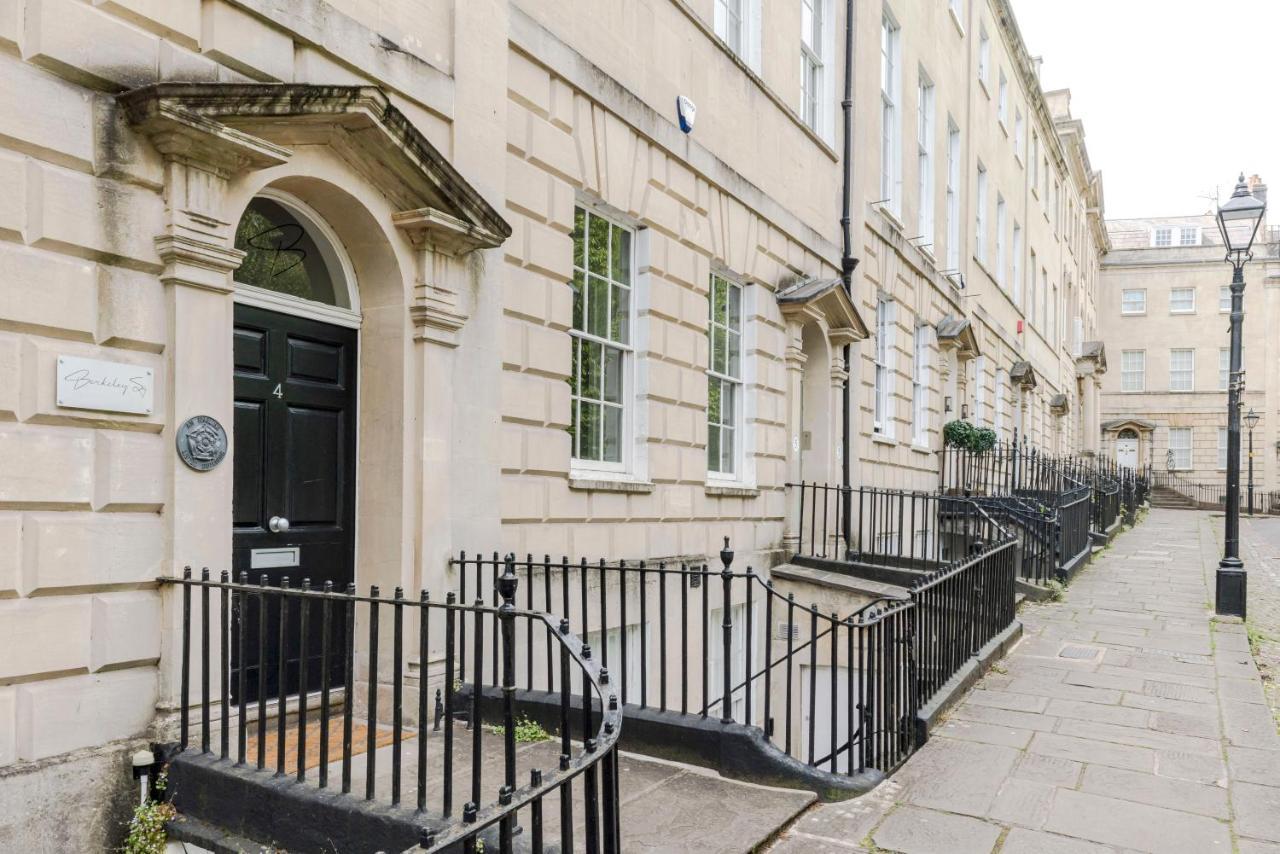 4 Berkeley Square I Your Apartment Bristol Bagian luar foto
