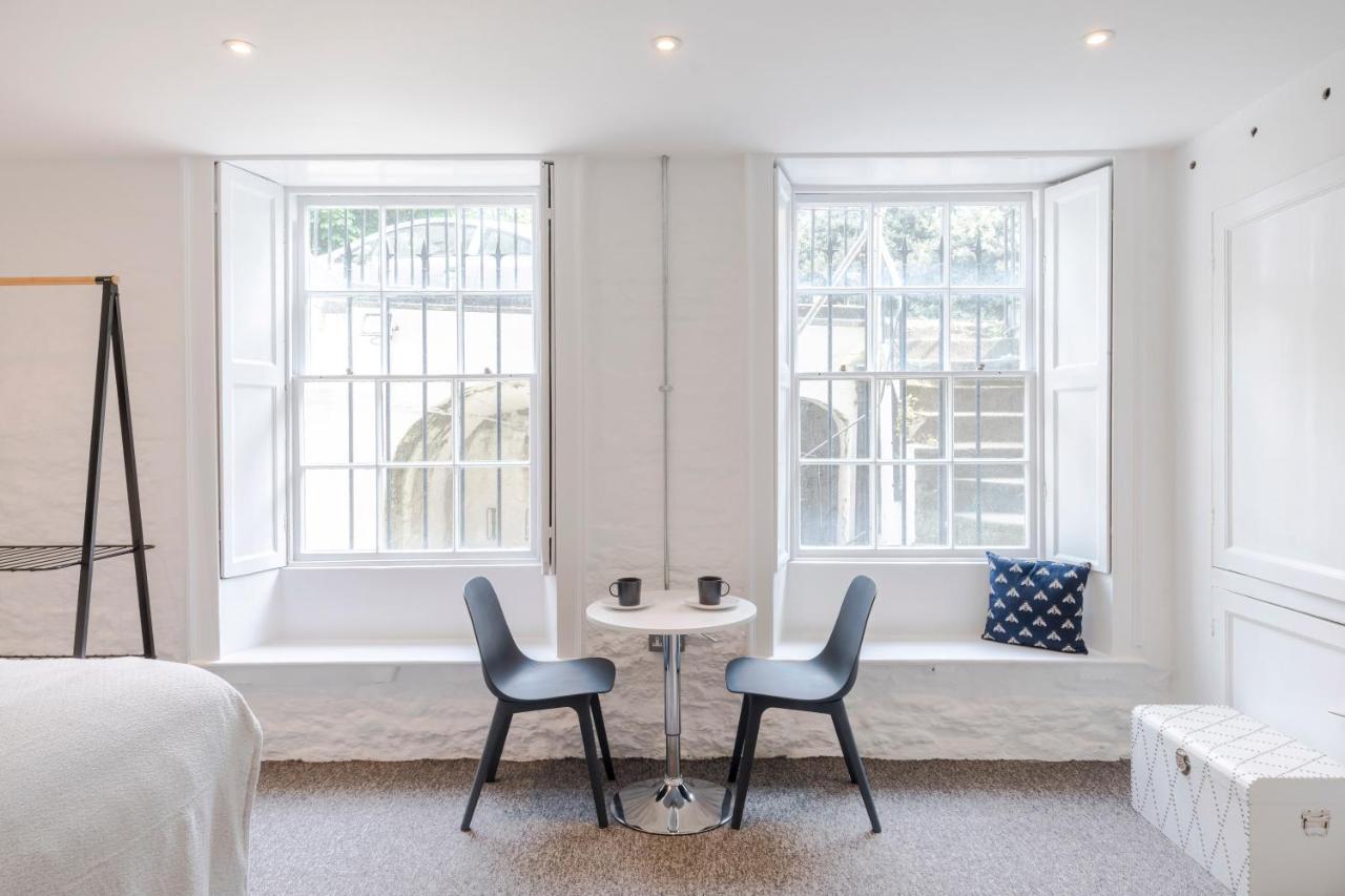 4 Berkeley Square I Your Apartment Bristol Bagian luar foto