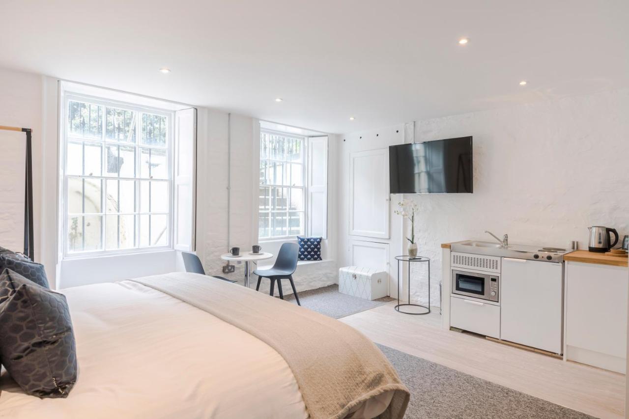 4 Berkeley Square I Your Apartment Bristol Bagian luar foto