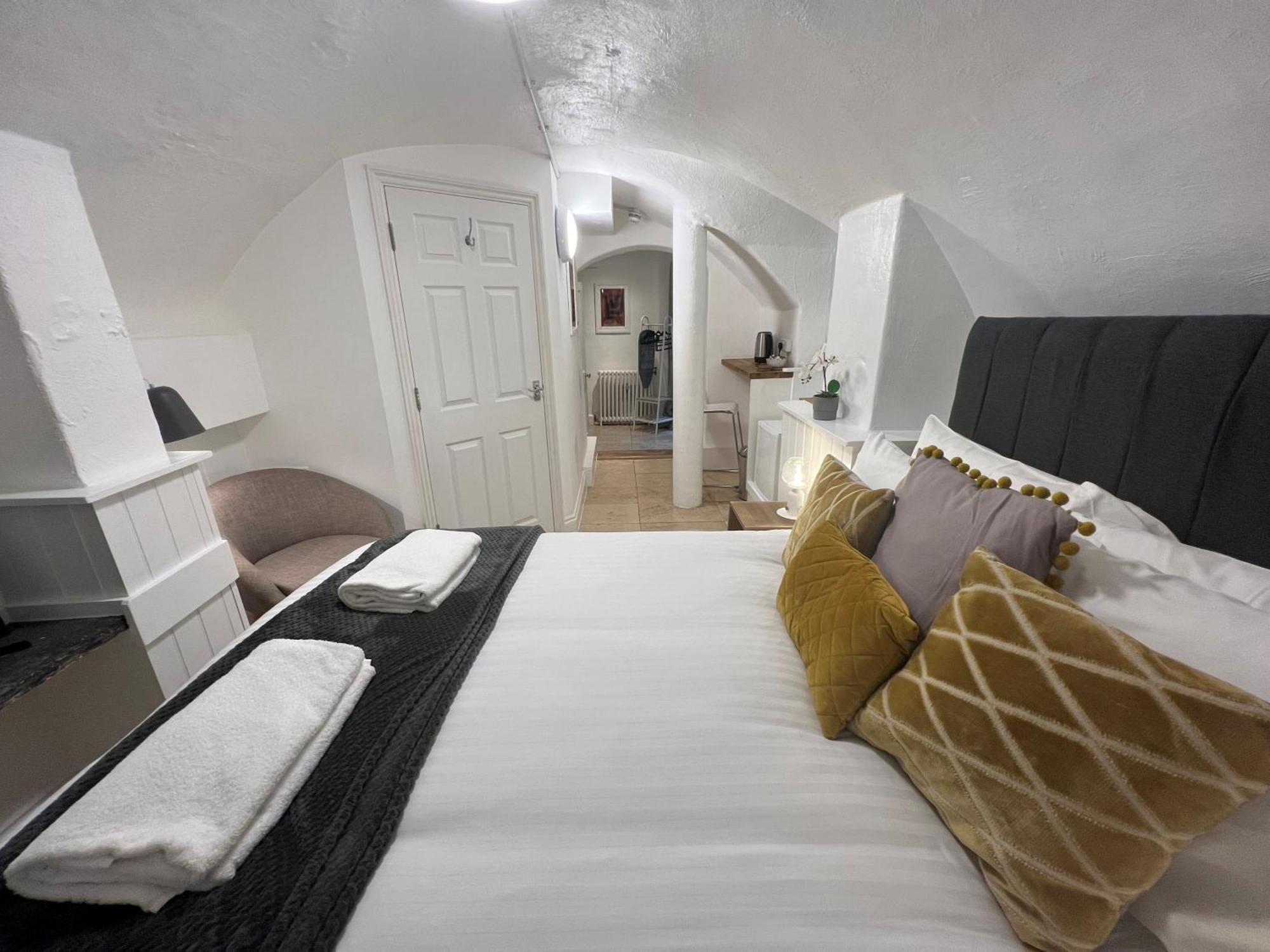4 Berkeley Square I Your Apartment Bristol Ruang foto